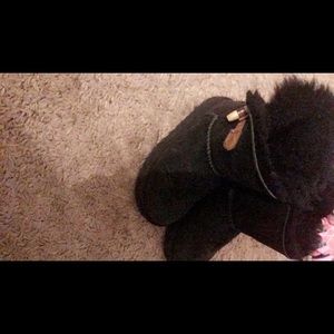 Girls black uggs wore only once